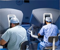 Doctors using the Da Vinci surgical robot