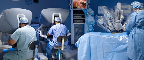 Doctors using the surgical robot
